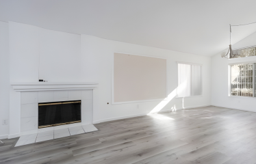 1836 Bradcliff Way, Palmdale, CA 93551 Cross St.: Dianron