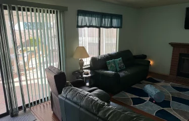 40636 Via Verdad, Palmdale, CA 93551 Cross St.: Rancho Vista