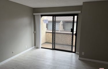 15050 Sherman Way #139, Van Nuys, CA 91405 Cross St.: Sepulveda Bivd