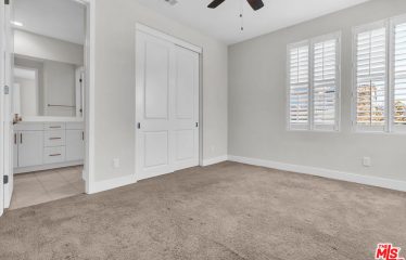 25145 Cherry Ridge Dr, Canyon Country, CA 91387 Cross St.: Golden Maple