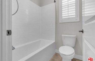 25145 Cherry Ridge Dr, Canyon Country, CA 91387 Cross St.: Golden Maple