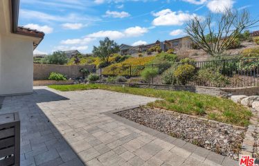 25145 Cherry Ridge Dr, Canyon Country, CA 91387 Cross St.: Golden Maple