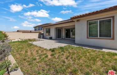 25145 Cherry Ridge Dr, Canyon Country, CA 91387 Cross St.: Golden Maple