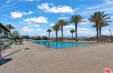 25145 Cherry Ridge Dr, Canyon Country, CA 91387 Cross St.: Golden Maple