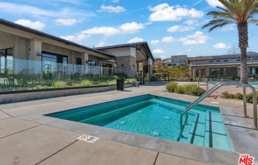 25145 Cherry Ridge Dr, Canyon Country, CA 91387 Cross St.: Golden Maple