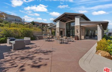 25145 Cherry Ridge Dr, Canyon Country, CA 91387 Cross St.: Golden Maple