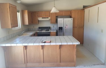 9012 Columbine, California City, CA 93505 Cross St.: 89th St