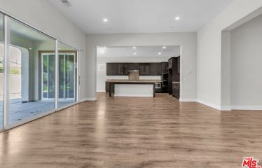 25145 Cherry Ridge Dr, Canyon Country, CA 91387 Cross St.: Golden Maple