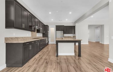 25145 Cherry Ridge Dr, Canyon Country, CA 91387 Cross St.: Golden Maple