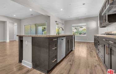 25145 Cherry Ridge Dr, Canyon Country, CA 91387 Cross St.: Golden Maple