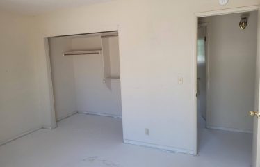 9012 Columbine, California City, CA 93505 Cross St.: 89th St